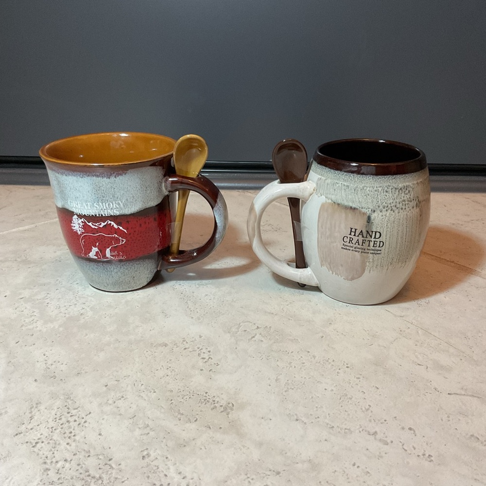 2 Ceramic Mugs with Spoon - Red and Brown, hand crafted, My Cafe